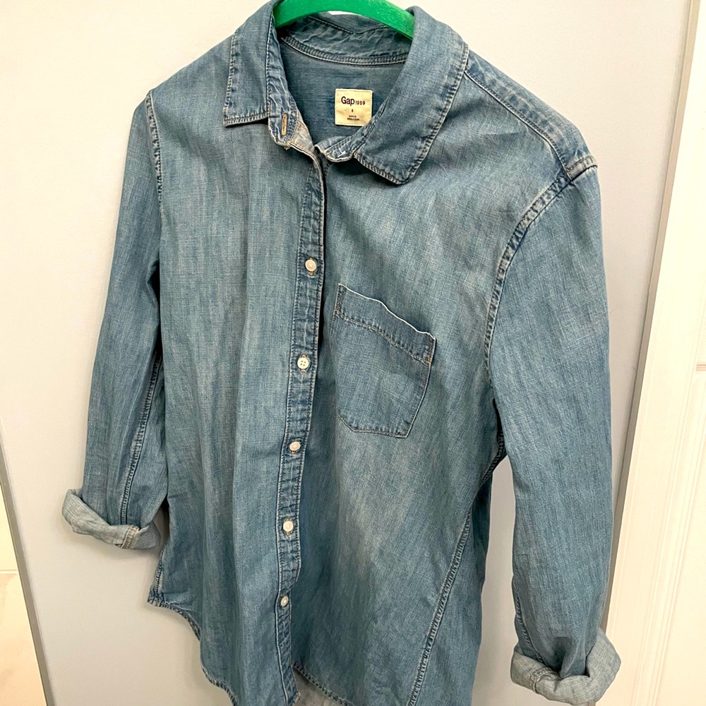 Gap Button Down Top